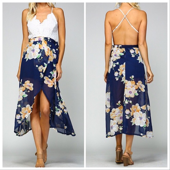 *Clearance* Ava Hawaiian Crochet & Hibiscus Dress - Picture 3 of 8